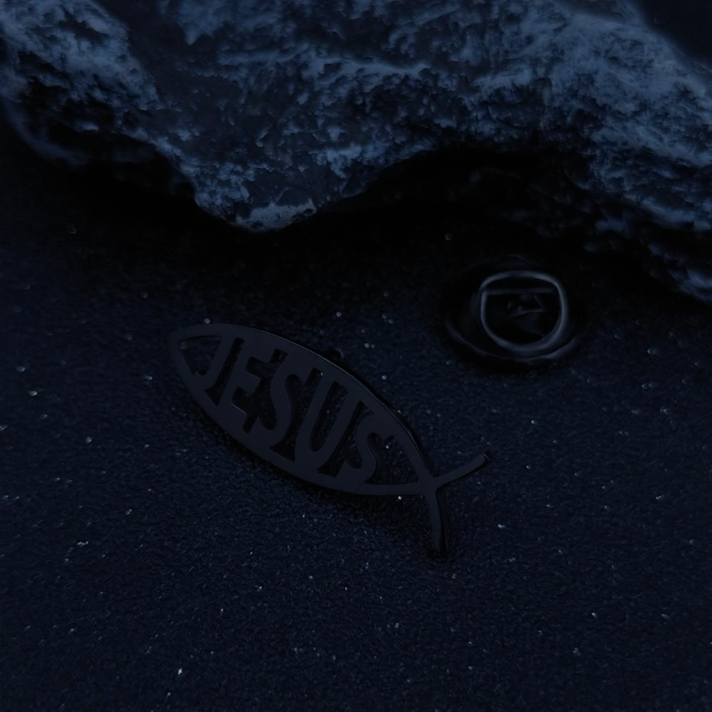Jesus Fish Lapel Pin for Men & Women – Gold or Silver Brooch Badge – Trendy Christian Accessory & Religious Gift